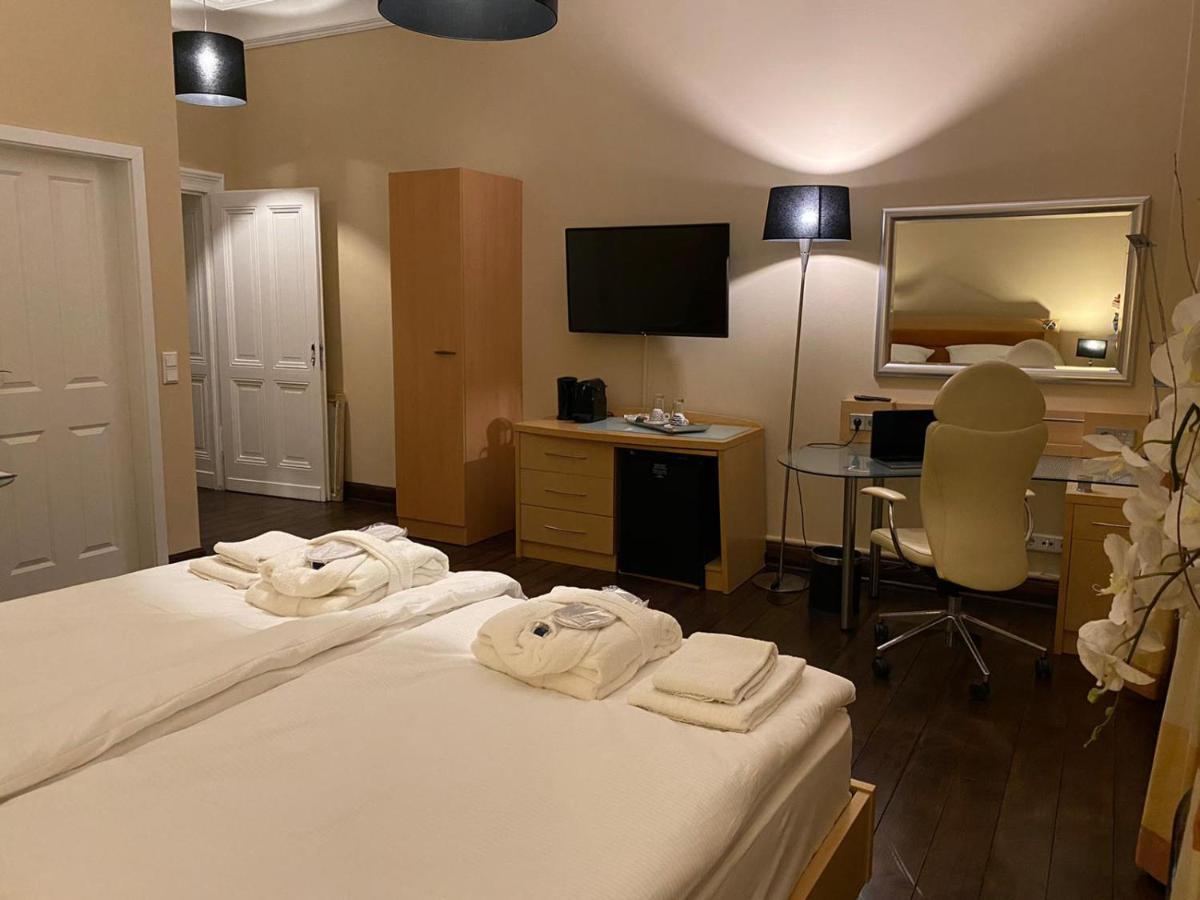 Lili Living Hotel Ратинген Екстериор снимка