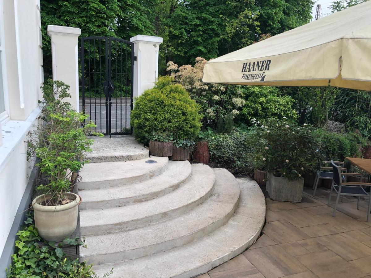 Lili Living Hotel Ратинген Екстериор снимка